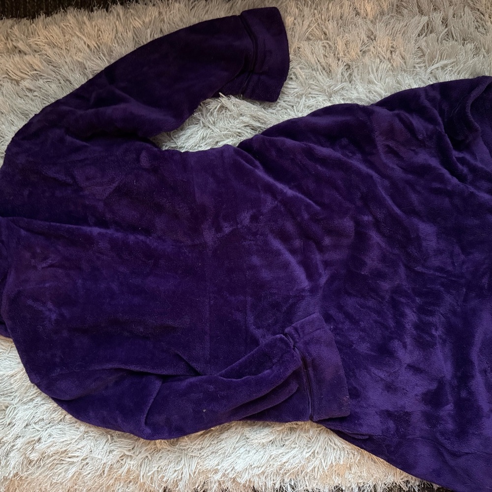 Covington Deep Purple Plush Robe - Picture 5 of 6